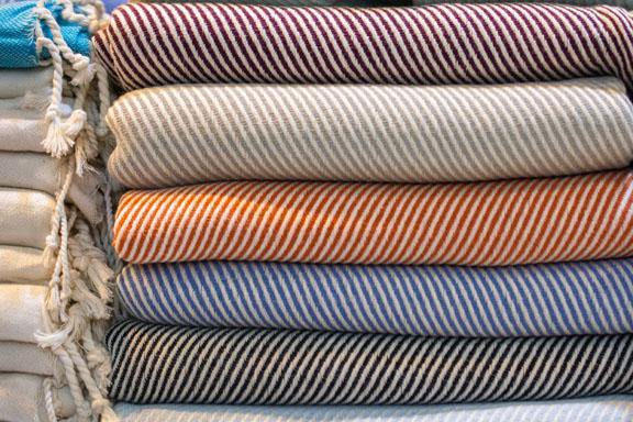 6 Reasons Why You Should Upgrade to Luxury Beach Towels Right Away - FiveADRIFT